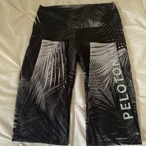 Medium WITH Peloton Leggings